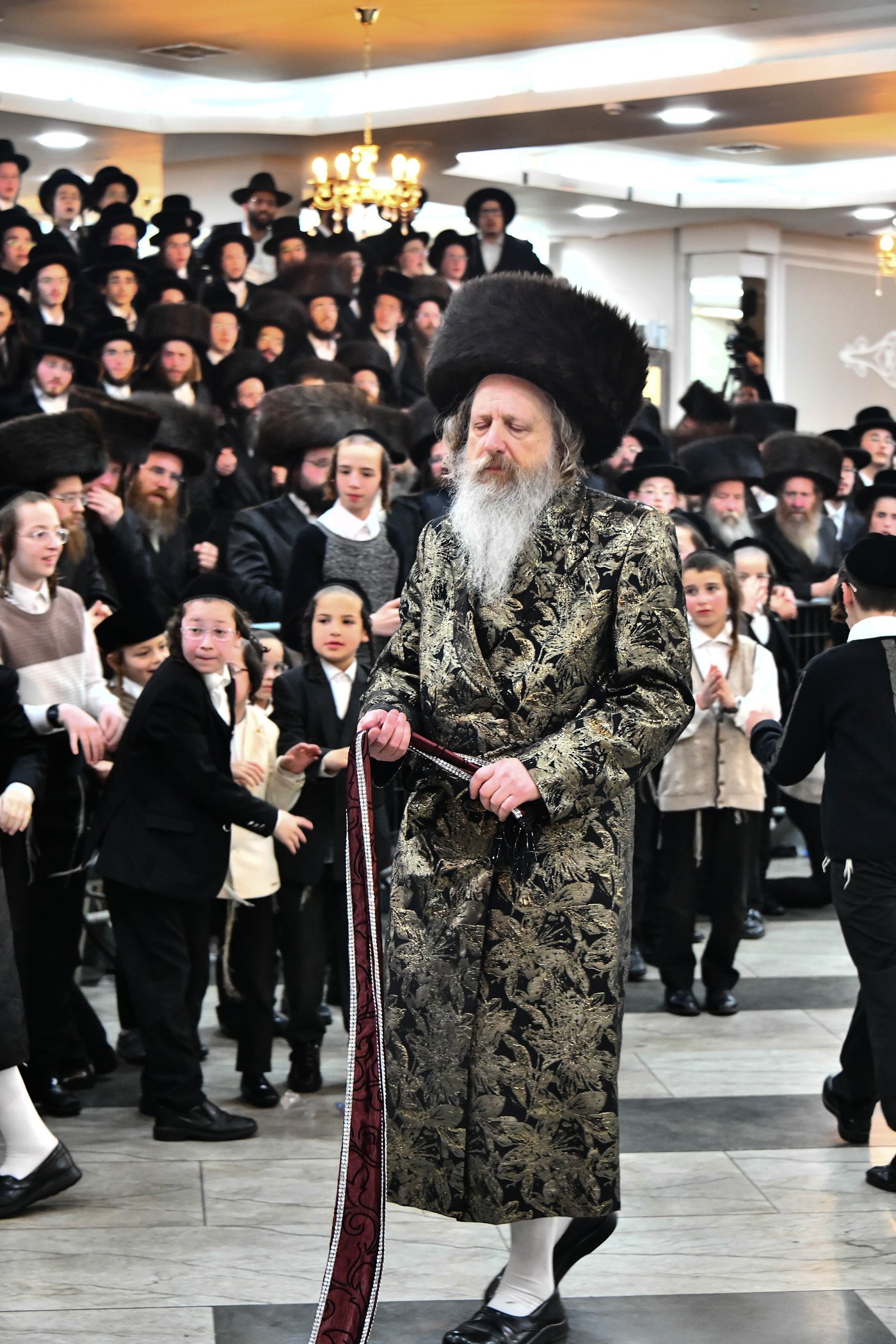 אבי הכלה התחדש עם שטריימל חדש, והסבא שבר את הצלחת
