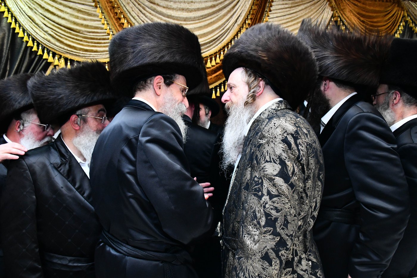 אבי הכלה התחדש עם שטריימל חדש, והסבא שבר את הצלחת
