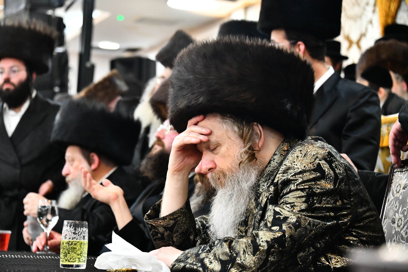 אבי הכלה התחדש עם שטריימל חדש, והסבא שבר את הצלחת