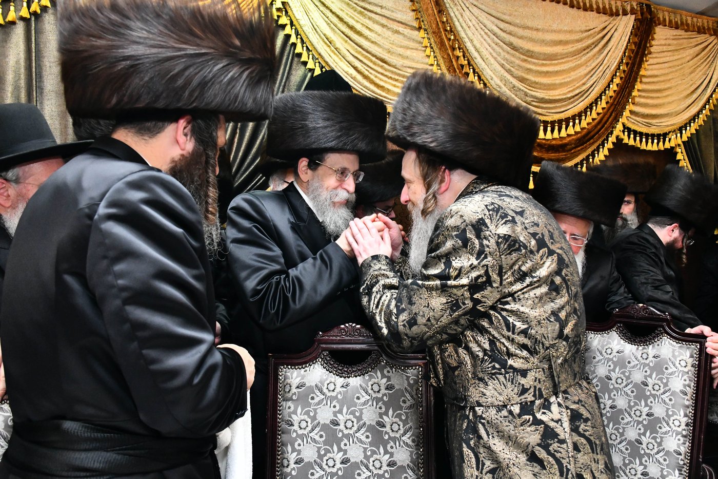 אבי הכלה התחדש עם שטריימל חדש, והסבא שבר את הצלחת