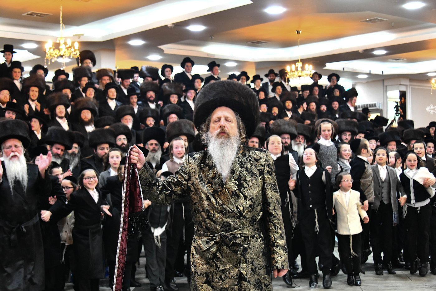 אבי הכלה התחדש עם שטריימל חדש, והסבא שבר את הצלחת