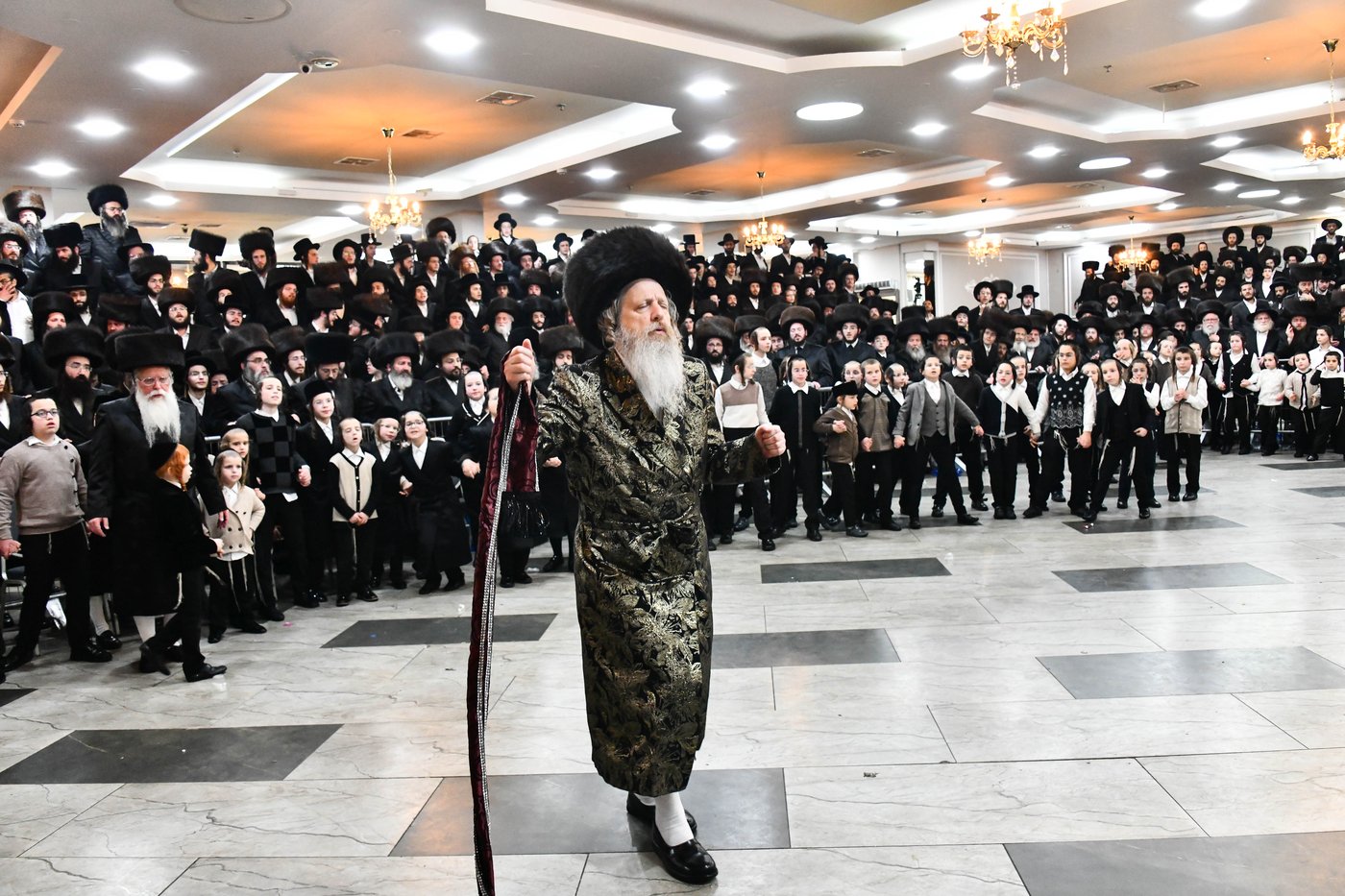 אבי הכלה התחדש עם שטריימל חדש, והסבא שבר את הצלחת