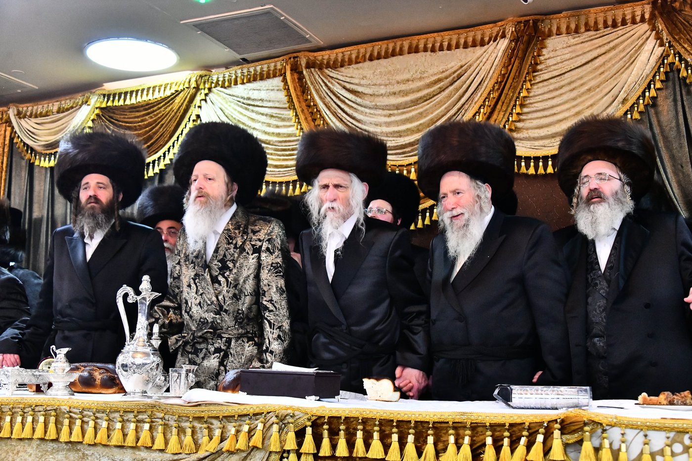 אבי הכלה התחדש עם שטריימל חדש, והסבא שבר את הצלחת