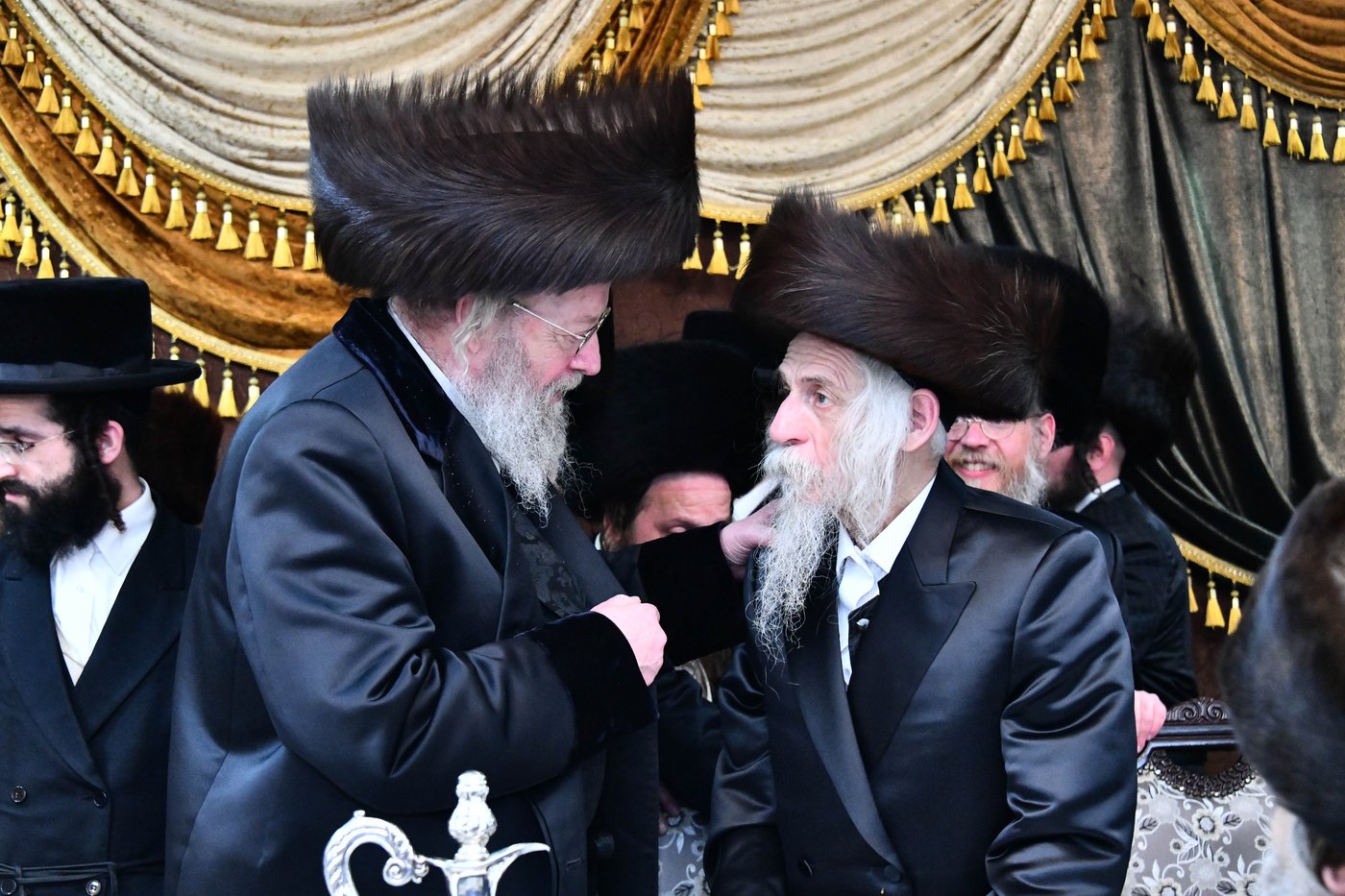 אבי הכלה התחדש עם שטריימל חדש, והסבא שבר את הצלחת