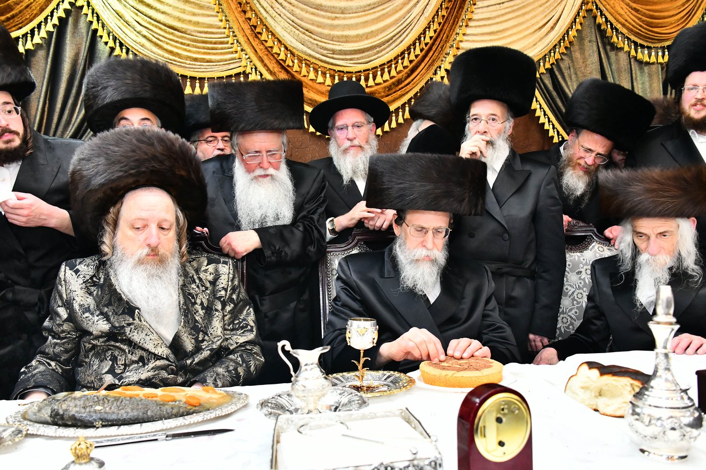 אבי הכלה התחדש עם שטריימל חדש, והסבא שבר את הצלחת