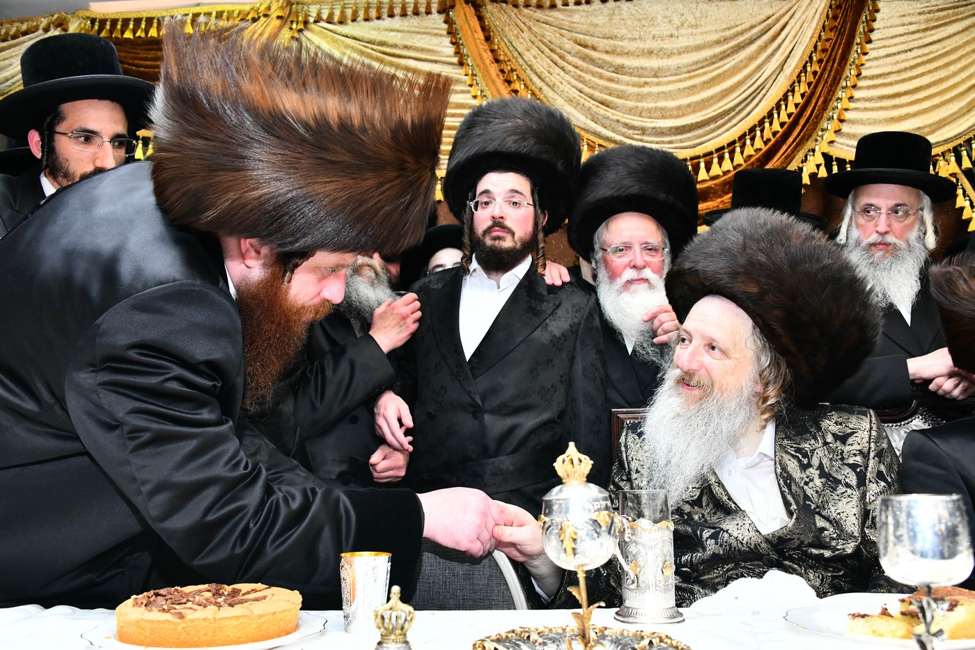 אבי הכלה התחדש עם שטריימל חדש, והסבא שבר את הצלחת