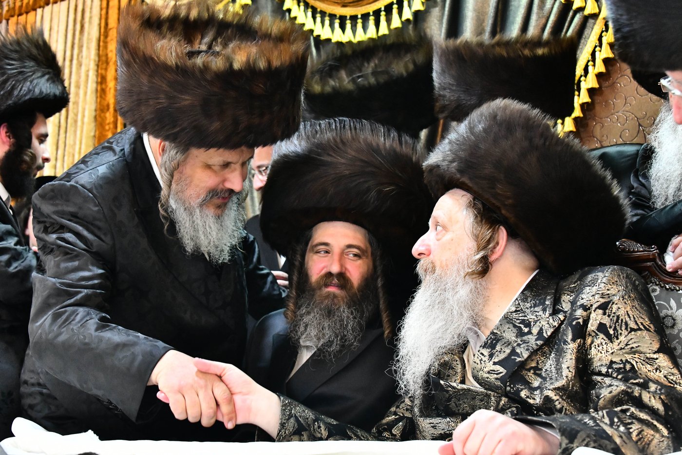אבי הכלה התחדש עם שטריימל חדש, והסבא שבר את הצלחת