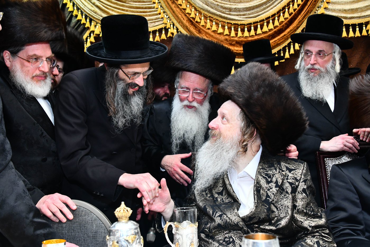 אבי הכלה התחדש עם שטריימל חדש, והסבא שבר את הצלחת