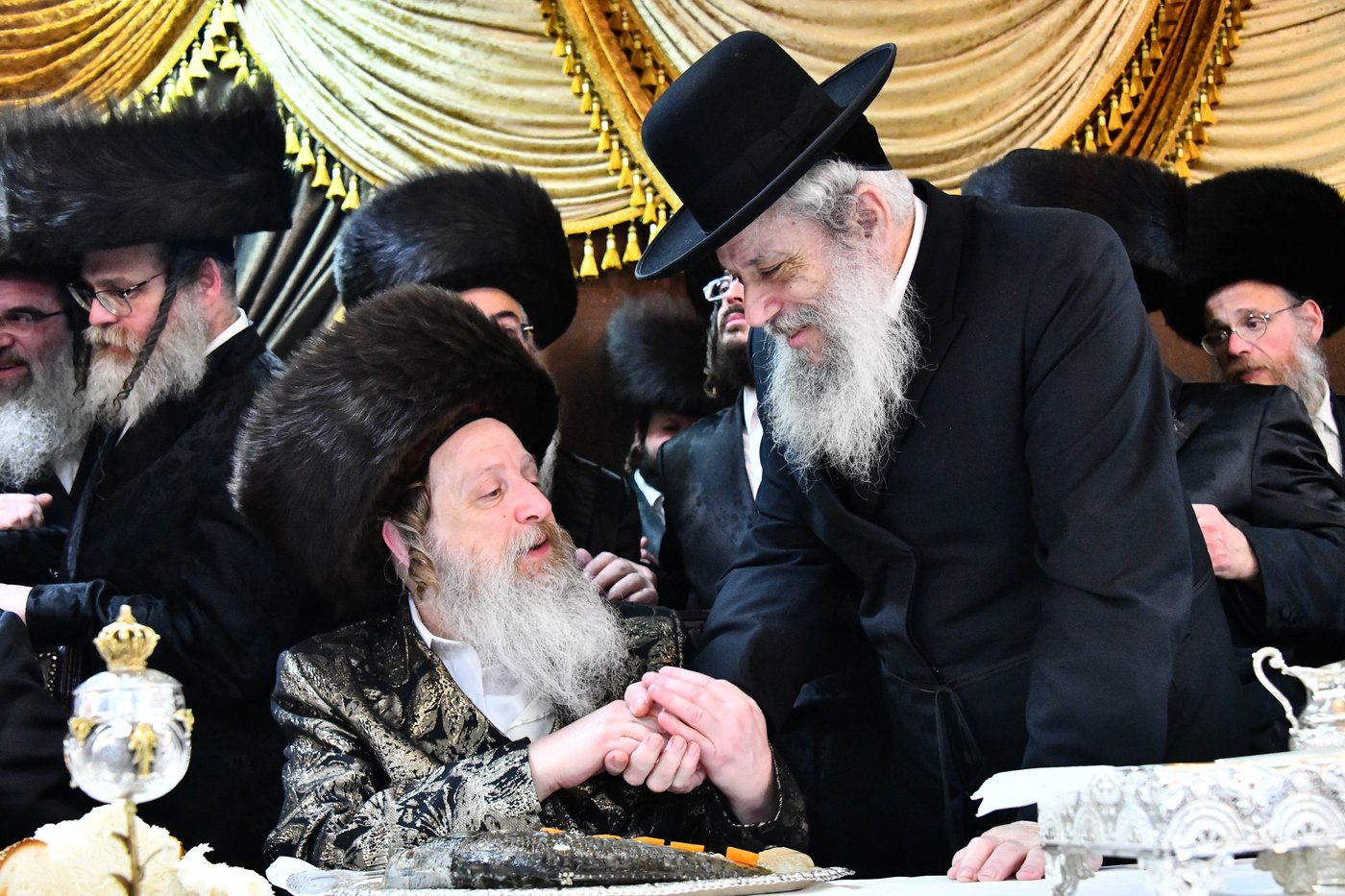 אבי הכלה התחדש עם שטריימל חדש, והסבא שבר את הצלחת