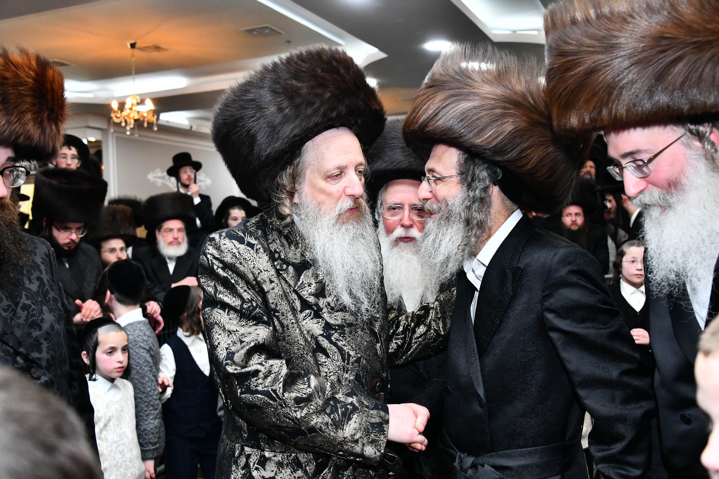 אבי הכלה התחדש עם שטריימל חדש, והסבא שבר את הצלחת