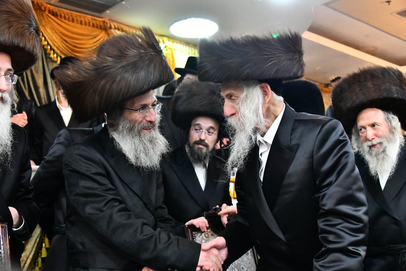 אבי הכלה התחדש עם שטריימל חדש, והסבא שבר את הצלחת