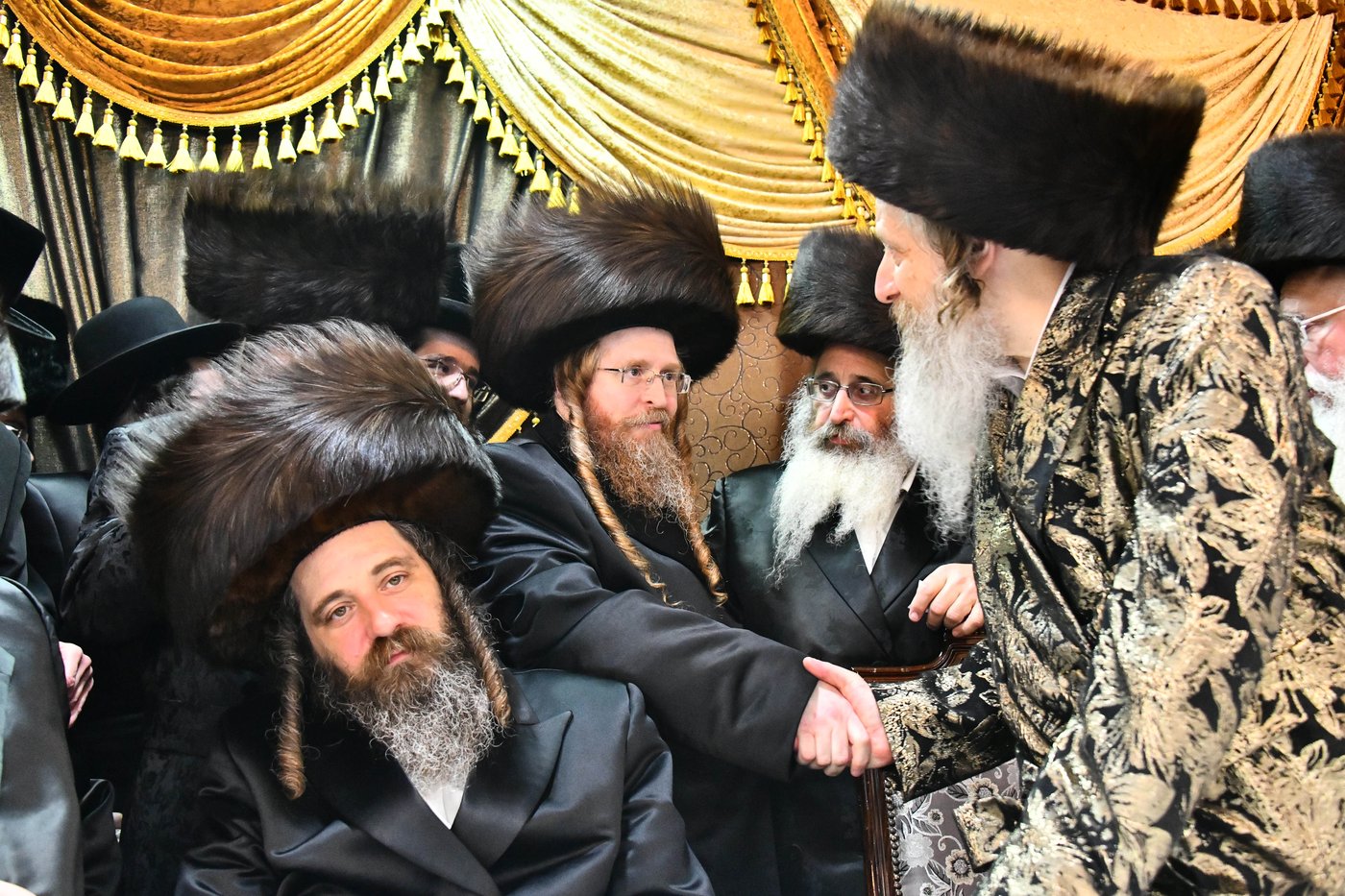 אבי הכלה התחדש עם שטריימל חדש, והסבא שבר את הצלחת