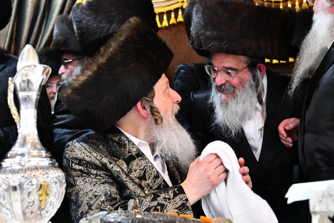 אבי הכלה התחדש עם שטריימל חדש, והסבא שבר את הצלחת