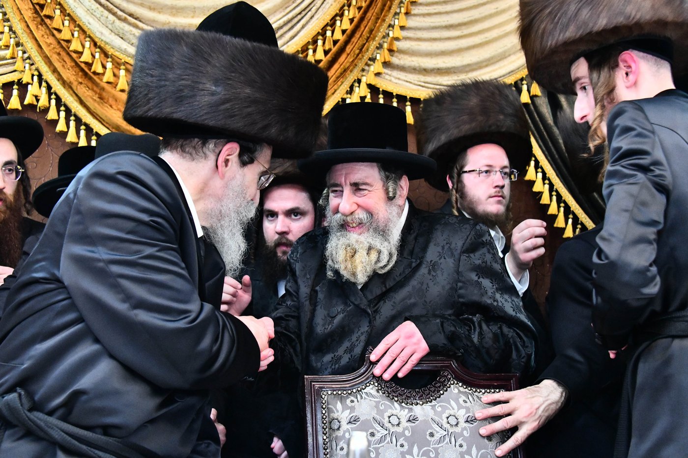 אבי הכלה התחדש עם שטריימל חדש, והסבא שבר את הצלחת