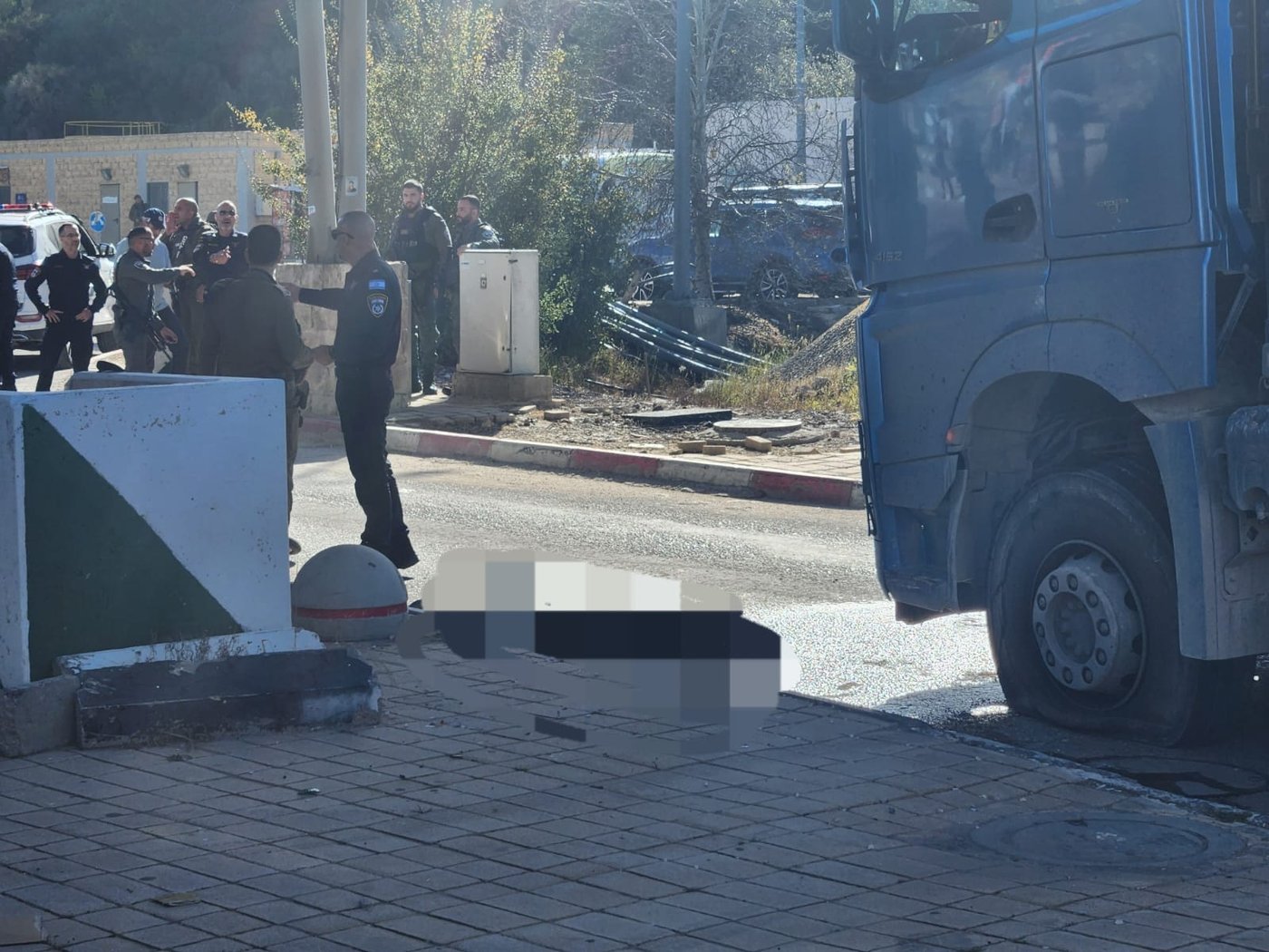 המחבל בזירת הפיגוע, הבוקר