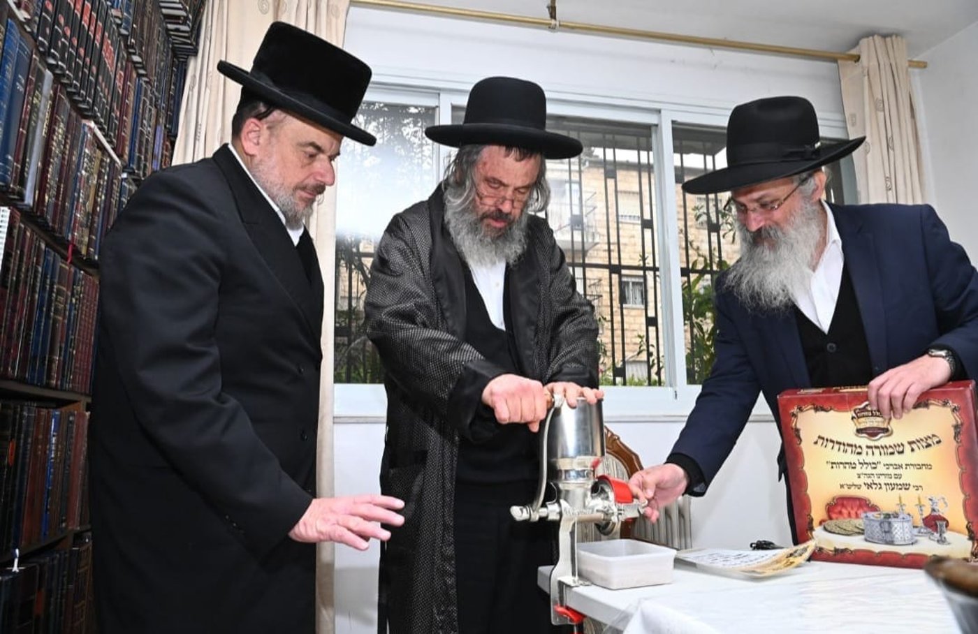 הגר"ד כהן עם המצות המהודרות