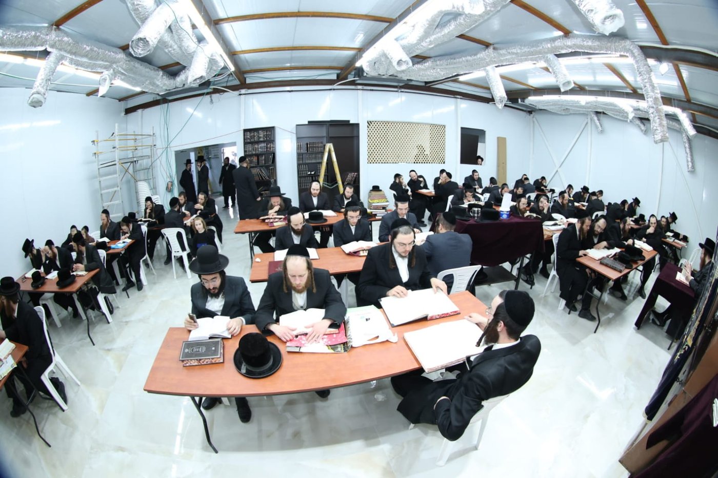 בית המדרש נפתח בלימוד בצום: אדמו"ר חדש בבית שמש