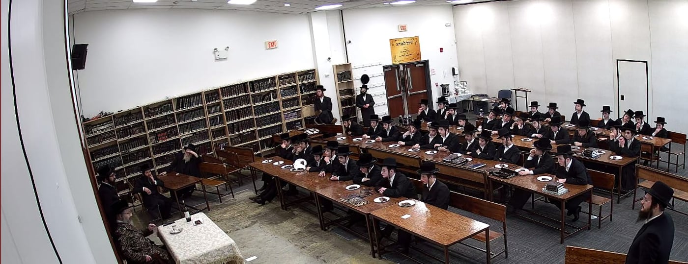 האדמו"ר מלאנדאן ביקר בישיבה במאנסי לקראת פורים