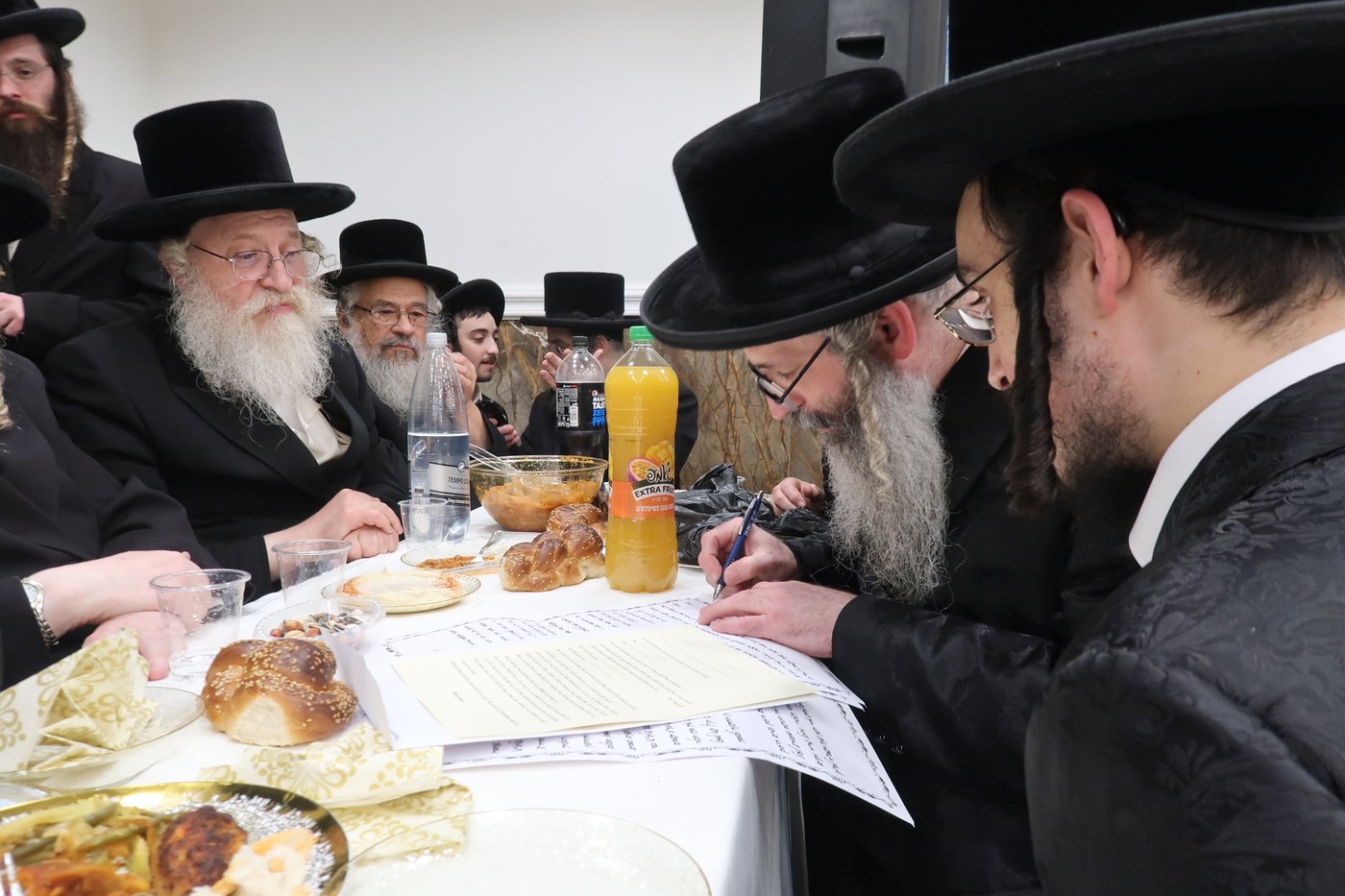 שמחת בית מכנובקא בעלזא –קרית צאנז ירושלים -מעליץ - מאקווא אשדוד