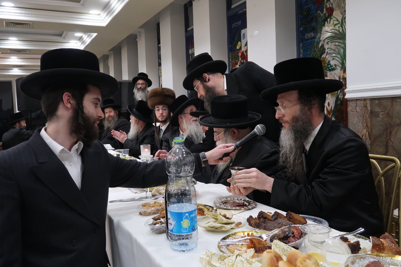 שמחת בית מכנובקא בעלזא –קרית צאנז ירושלים -מעליץ - מאקווא אשדוד