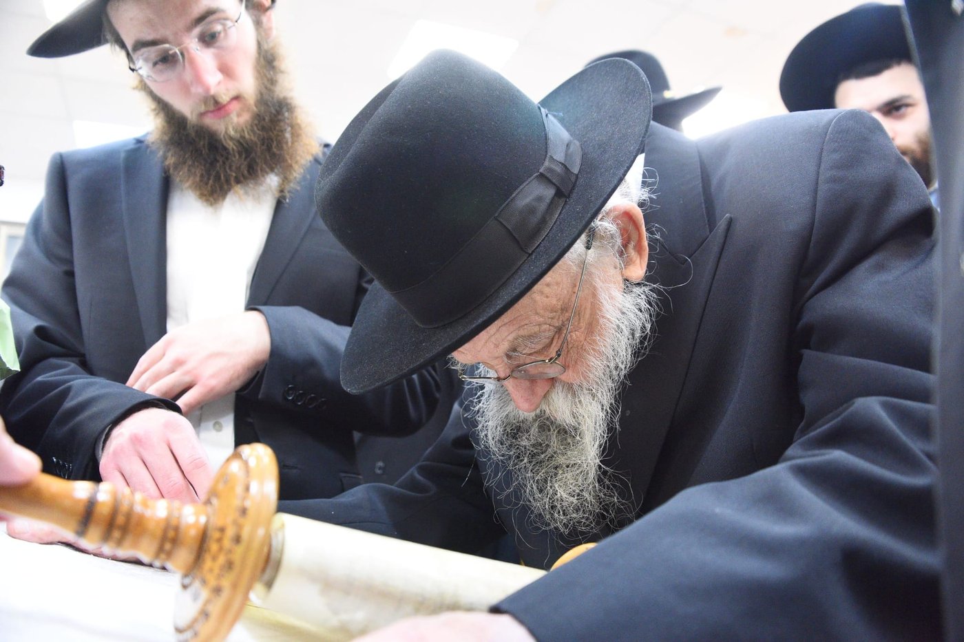 קריאת המגילה בליל פורים בבני ברק