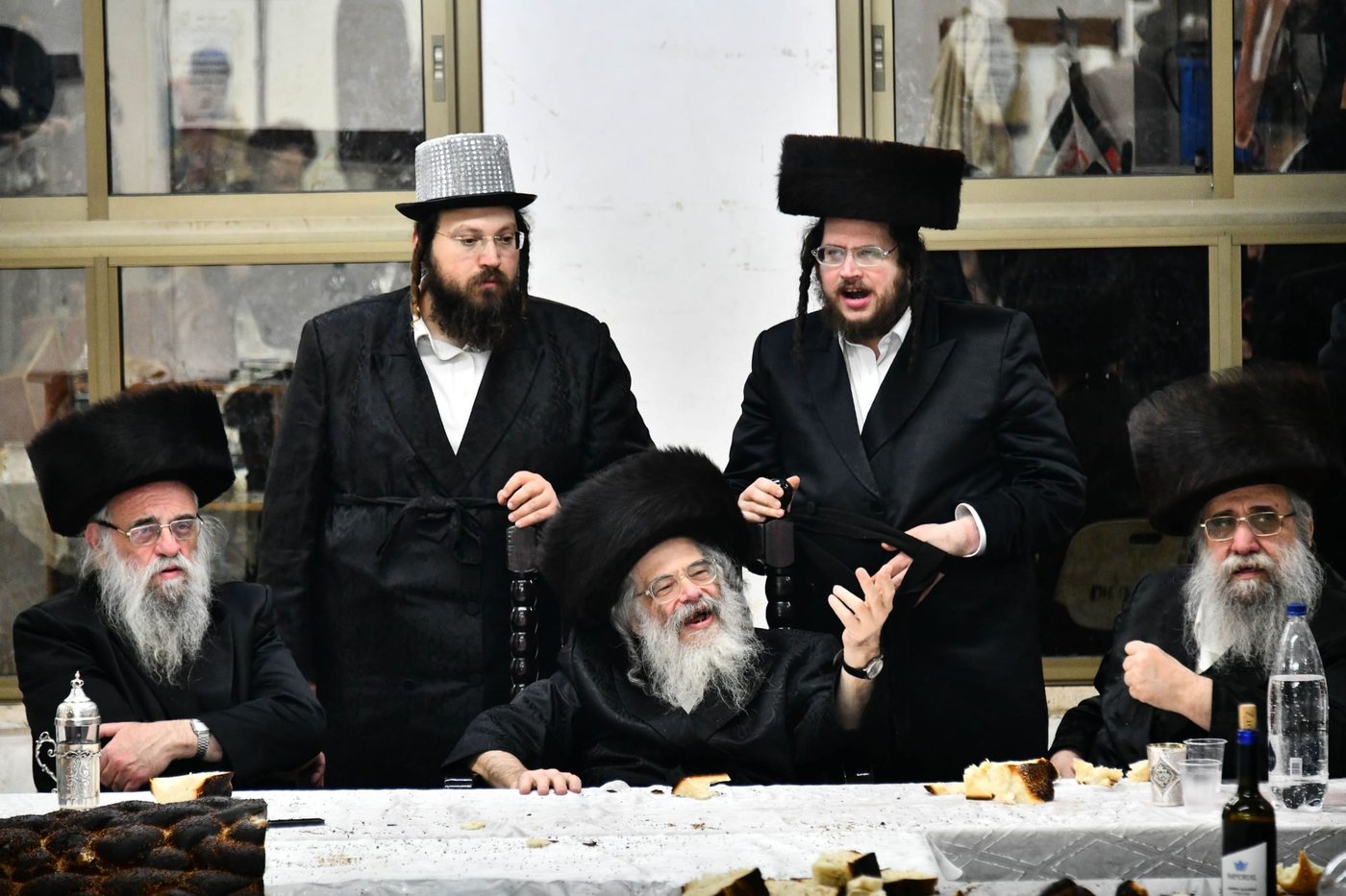 טיש פורים בחצר הקודש חוג חתם סופר