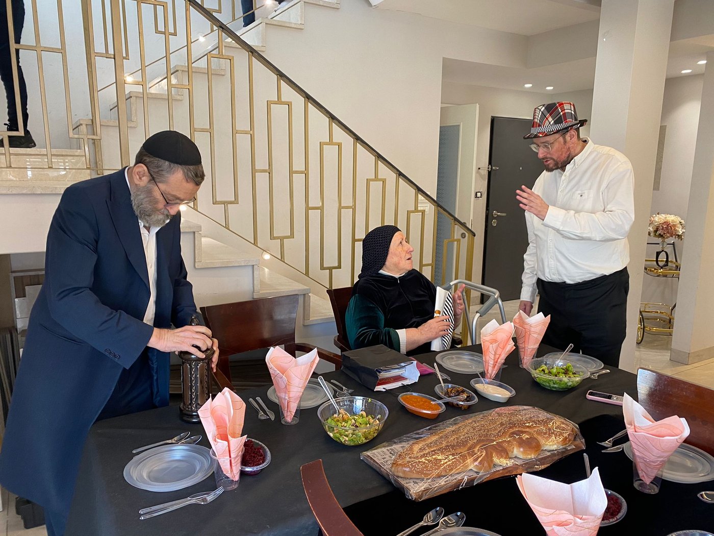זופניק בכיכר • כל התמונות, הנייעס והחשיפות של פורים