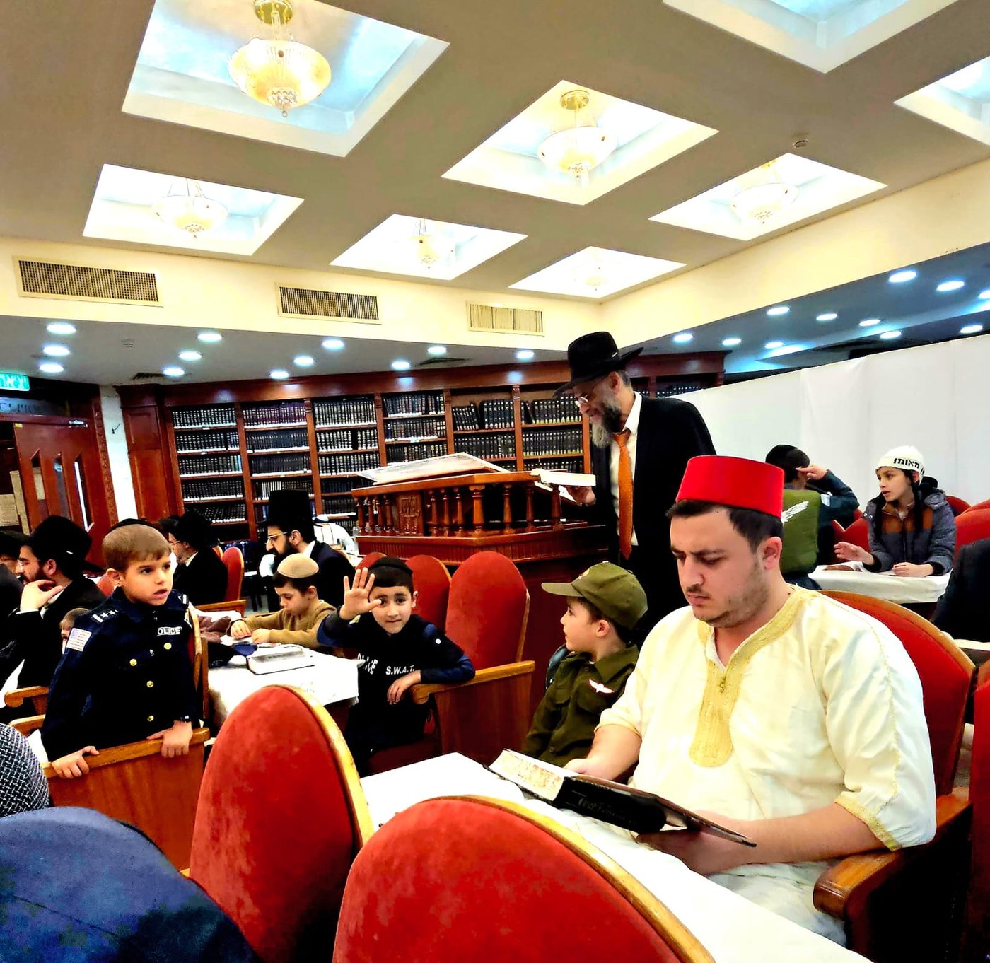 זופניק בכיכר • כל התמונות, הנייעס והחשיפות של פורים