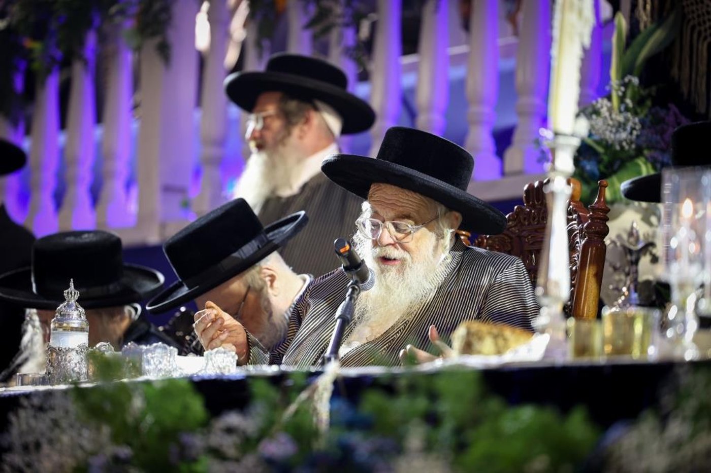 בראשות האדמו"ר: חסידי תולדות אהרן בסיום חצי הש"ס