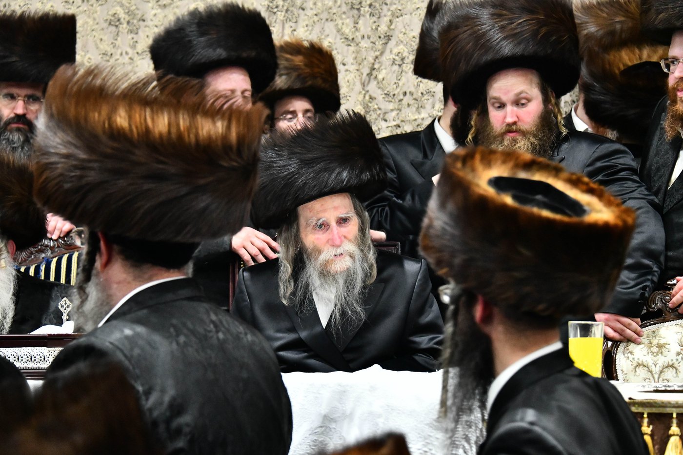 למרות חולשתו: האדמו"ר השתתף בחתונה ורקד במצווה טאנץ