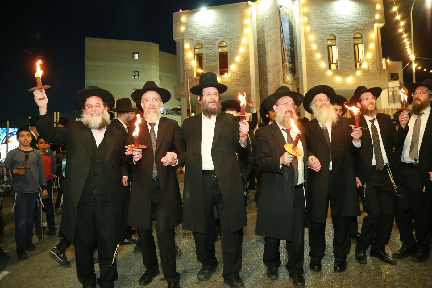 הכנסת ספר תורה לישיבת כנסת יצחק קרית ספר