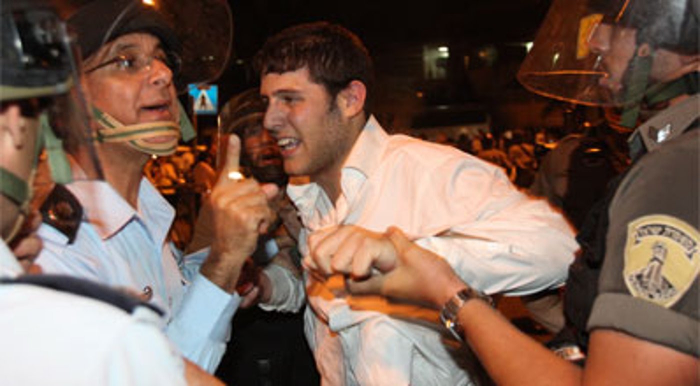 עצור מהפגנות השבוע הקודם.