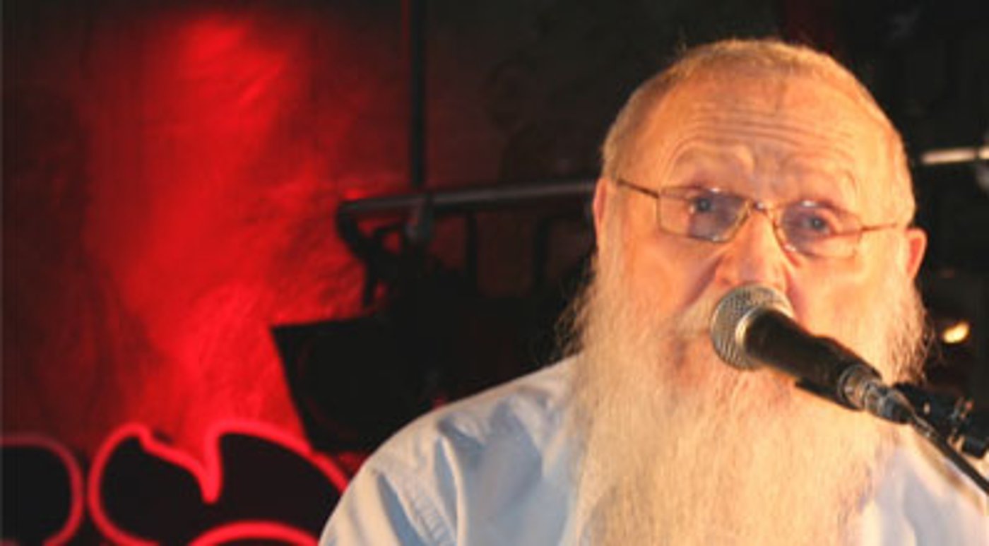 הרב דרוקמן נואם, צילום יצחק אלהרר "סקופ 80"