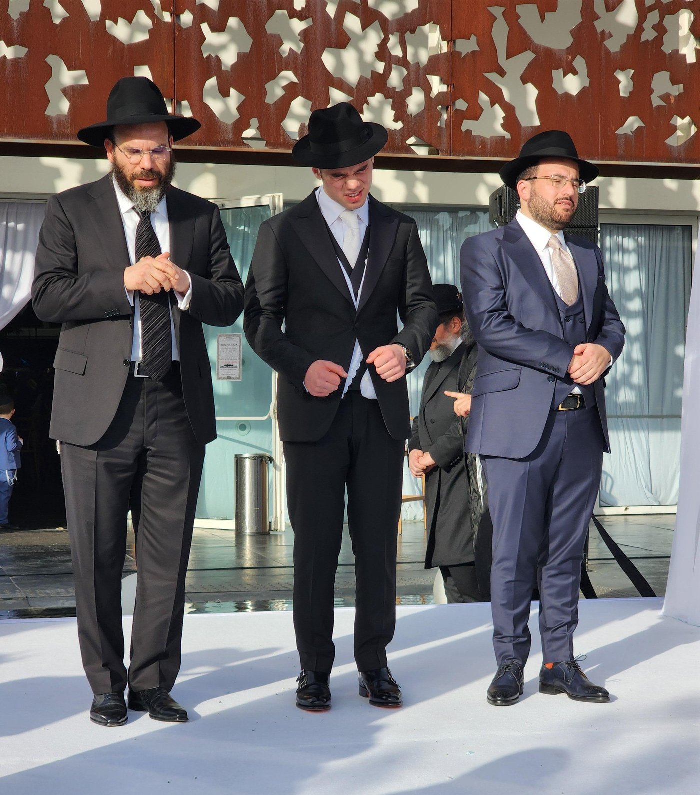 הריקוד של רבי דוד אבוחצירה והמיליארדר החרדי  | צפו