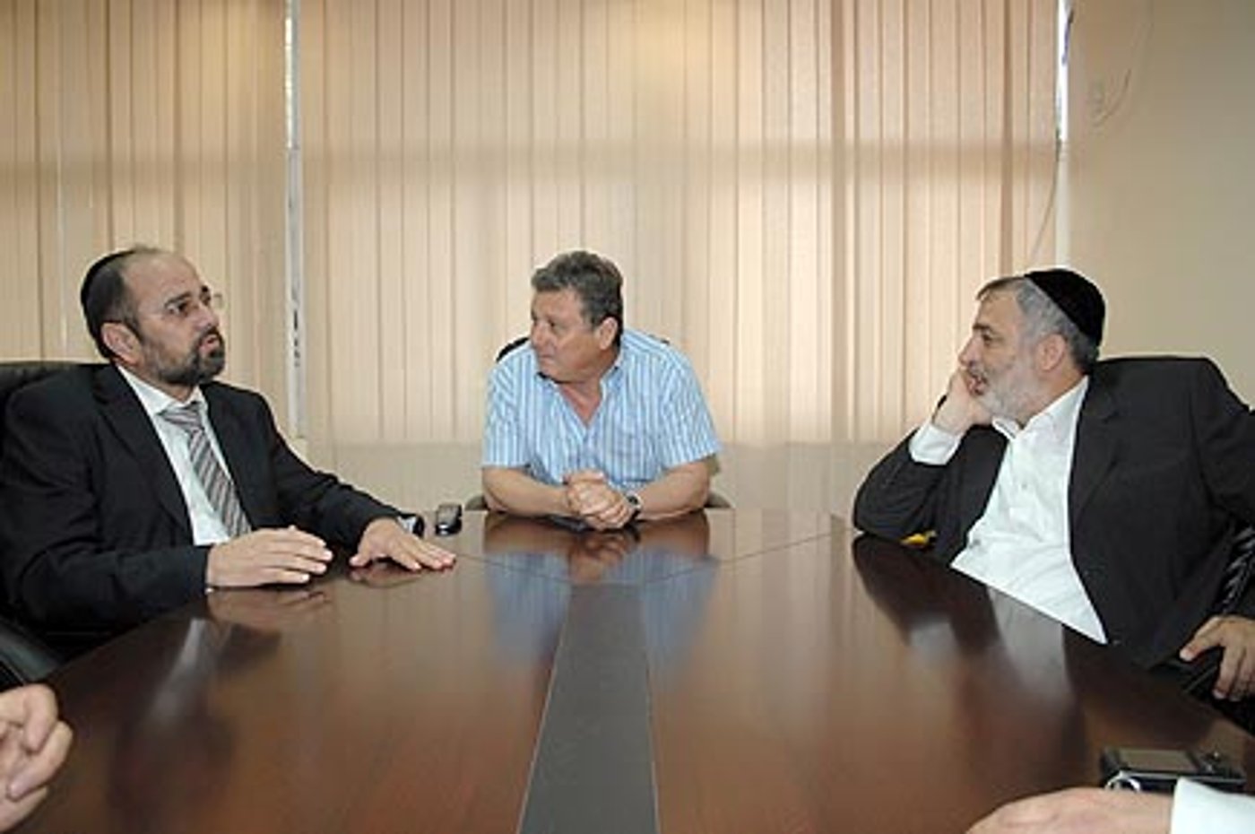 שר הדתות יורד לשטח