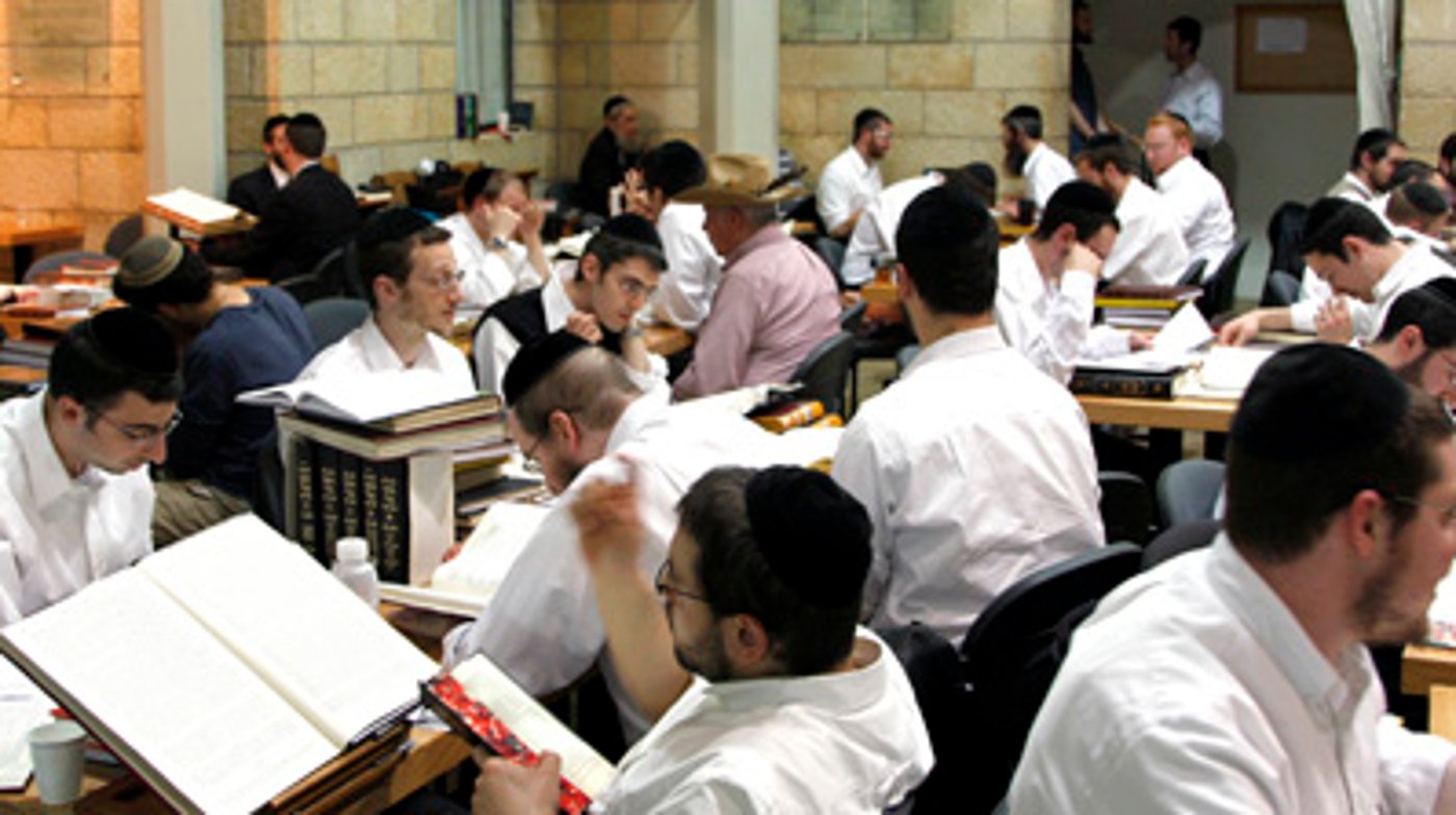 בני ישיבות.