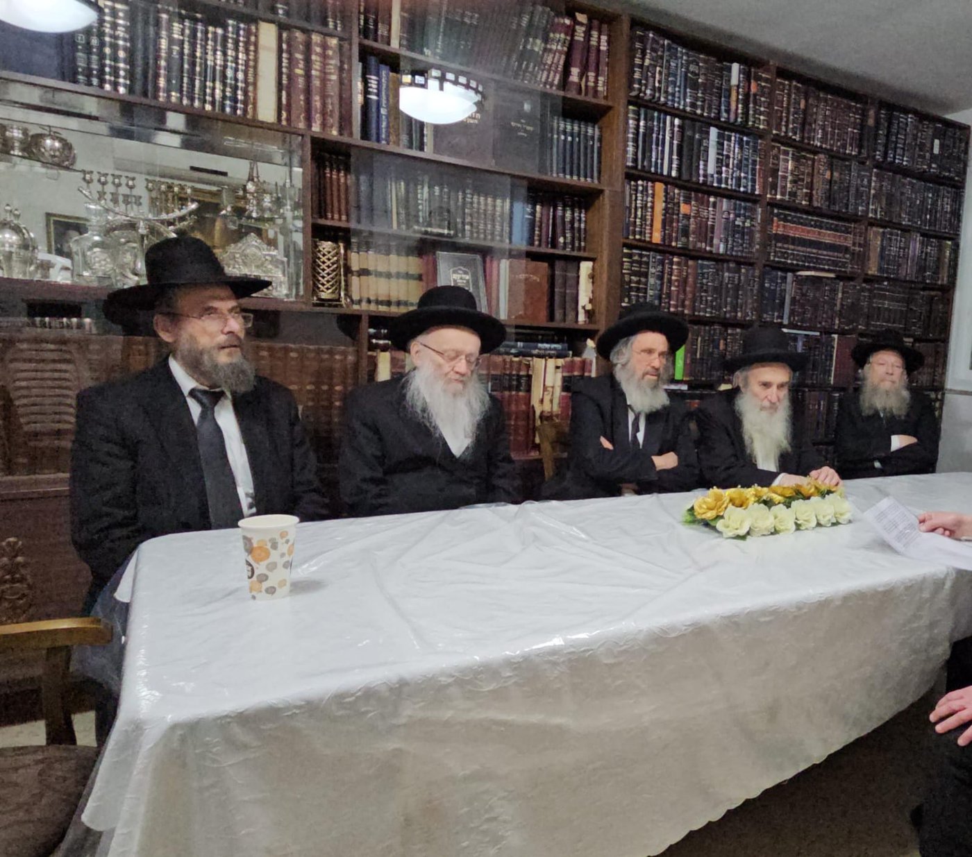 "וכל ענייני דגה"ת בירושלים יתנהלו על פיהם" | ועדת הרבנים המורחבת בירושלים התכנסה לראשונה