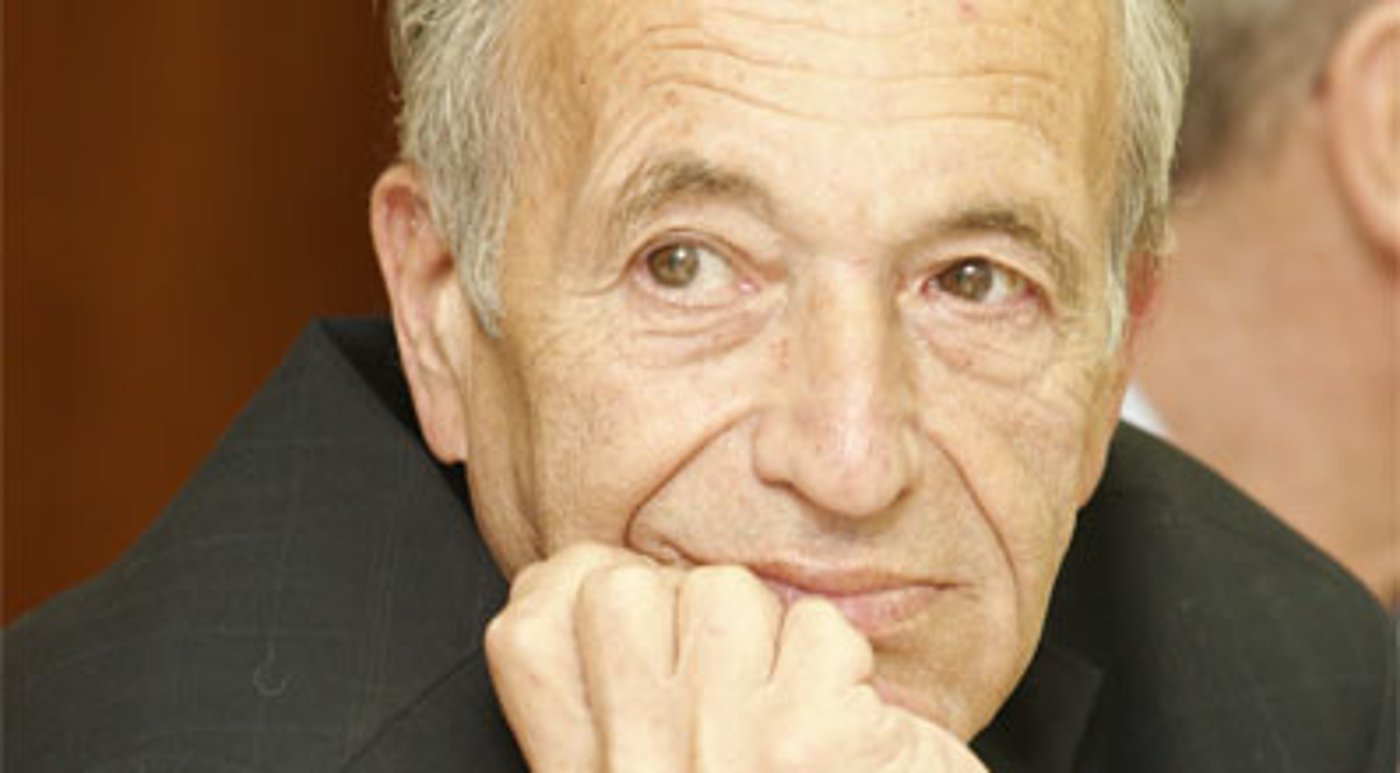 ראש השב"כ לשעבר. גדעון עזרא.