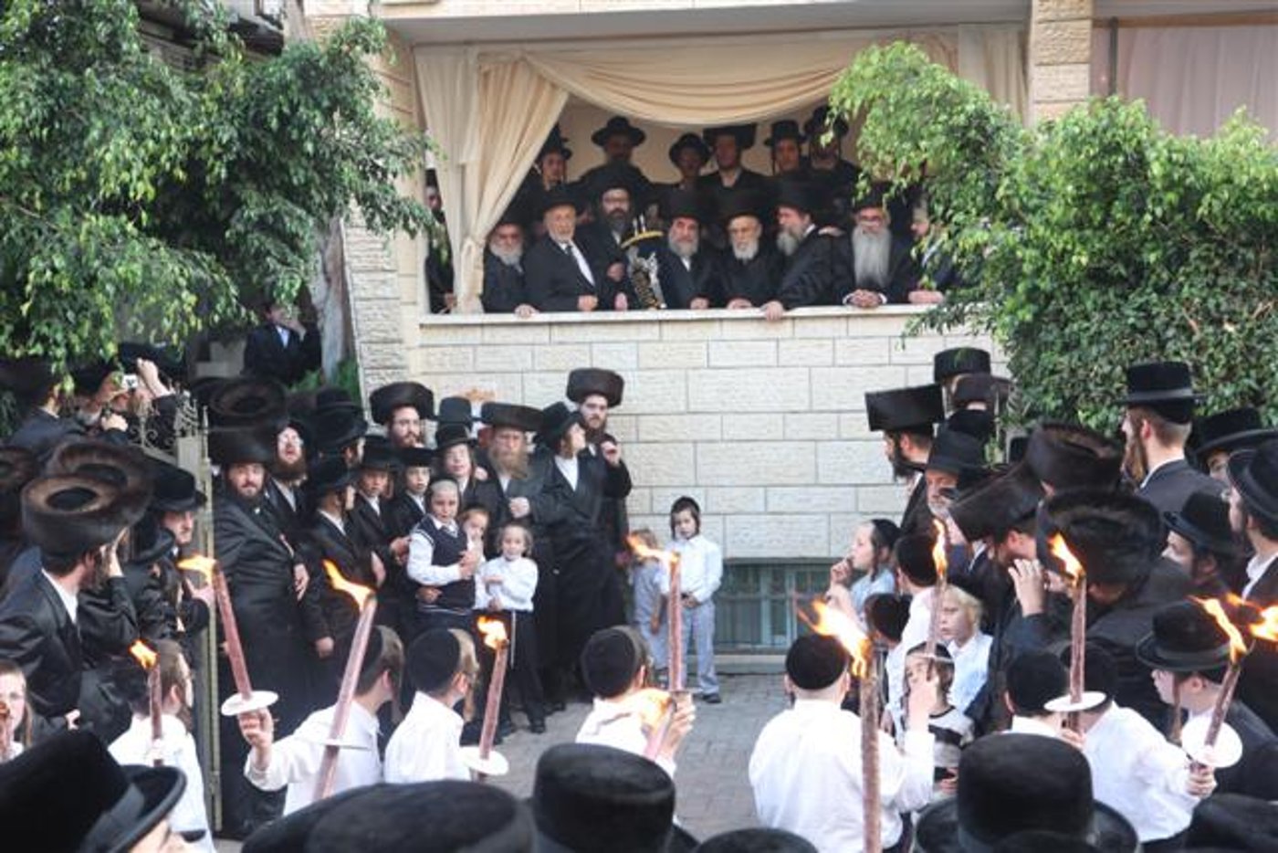 מעמד הכנסת ספר תורה בויזניץ