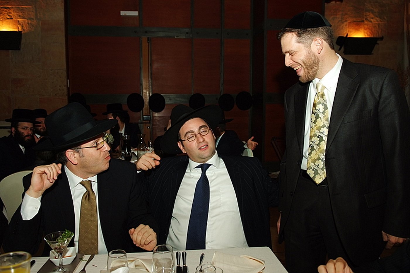 ענבי הגפן: צפו בחתונת משפחת לאופר