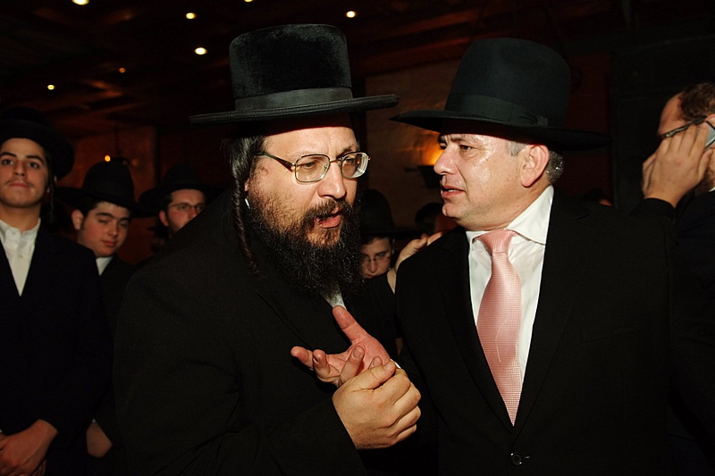 ענבי הגפן: צפו בחתונת משפחת לאופר