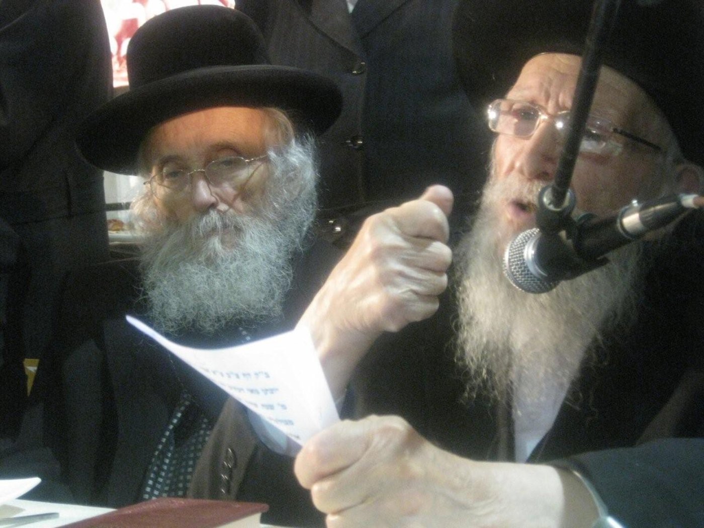 בושה: מנסים לפגוע בכבוד התורה