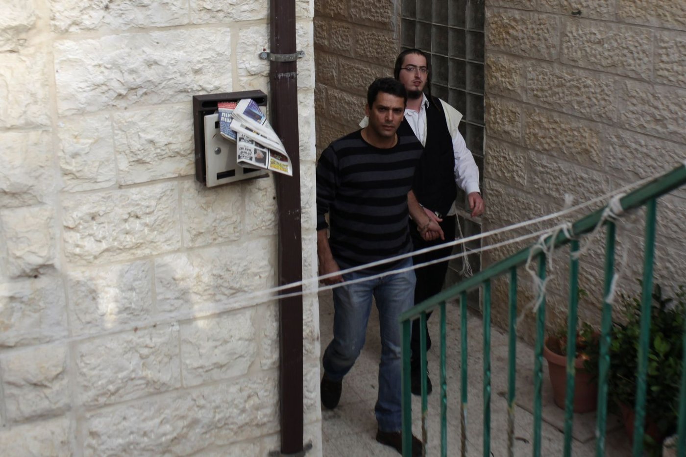 האדמו"ר פסק: "לא צריך לספר שהוא לוקח תרופות"