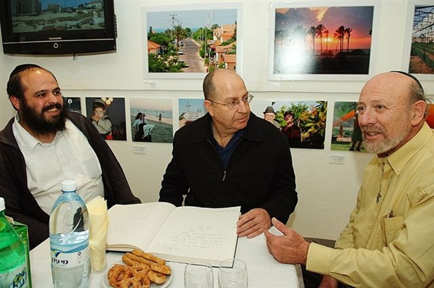 השר משה בוגי יעלון ביקר במוזיאון גוש קטיף בירושלים