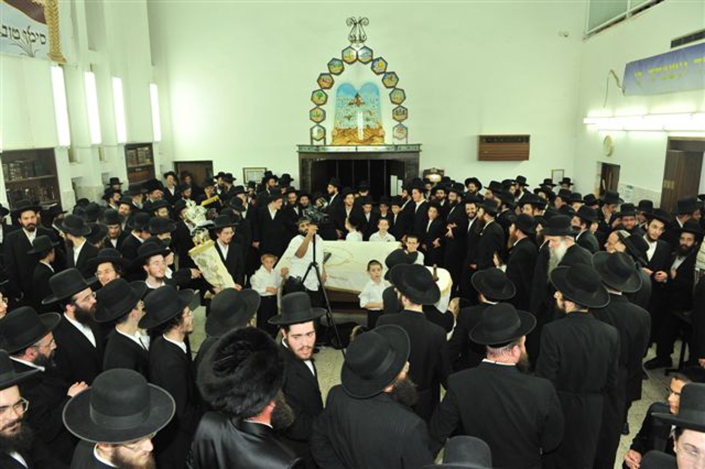 ר´ מנחם אירנשטיין: יובל למלחין החצר