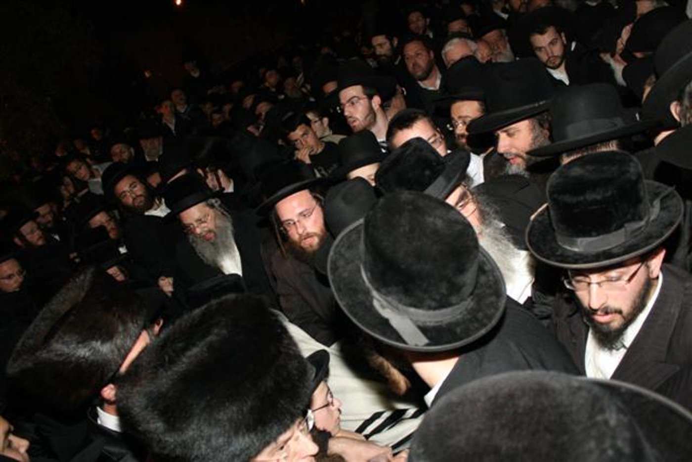 אלפים ליוו למנוחות את האדמו"ר מבוסטון זצ"ל