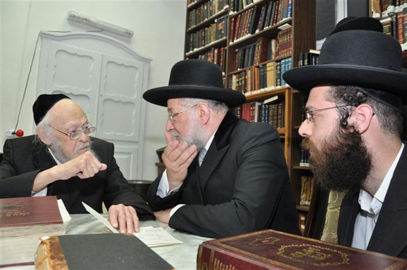 הרב לאו ובנו אצל הגרי"ש אלישיב
