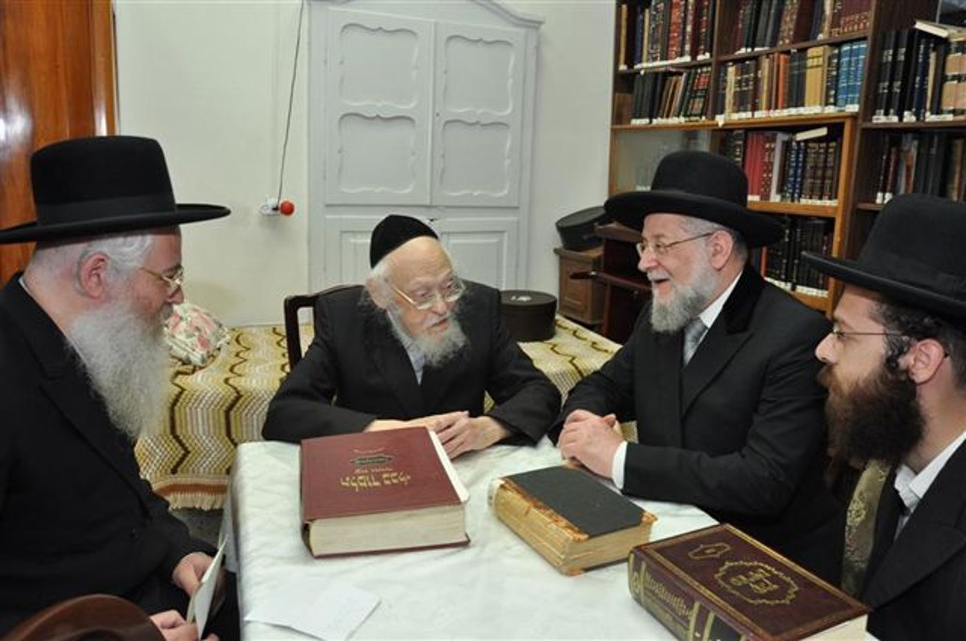 הרב לאו ובנו אצל הגרי"ש אלישיב