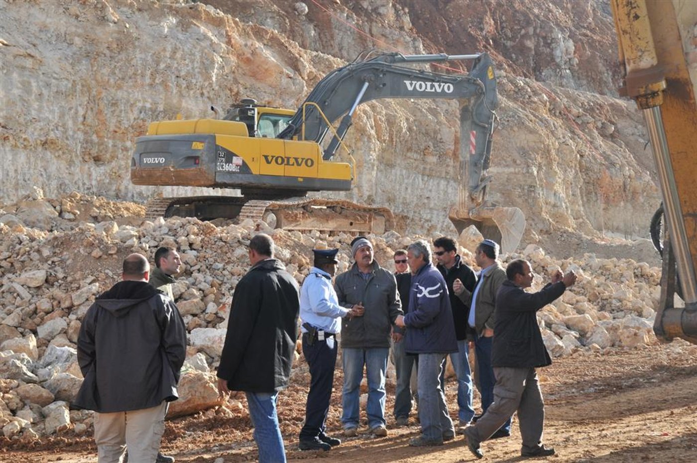 צפו בתיעוד: הקפאת הבניה בביתר הביאה לעימות אלים