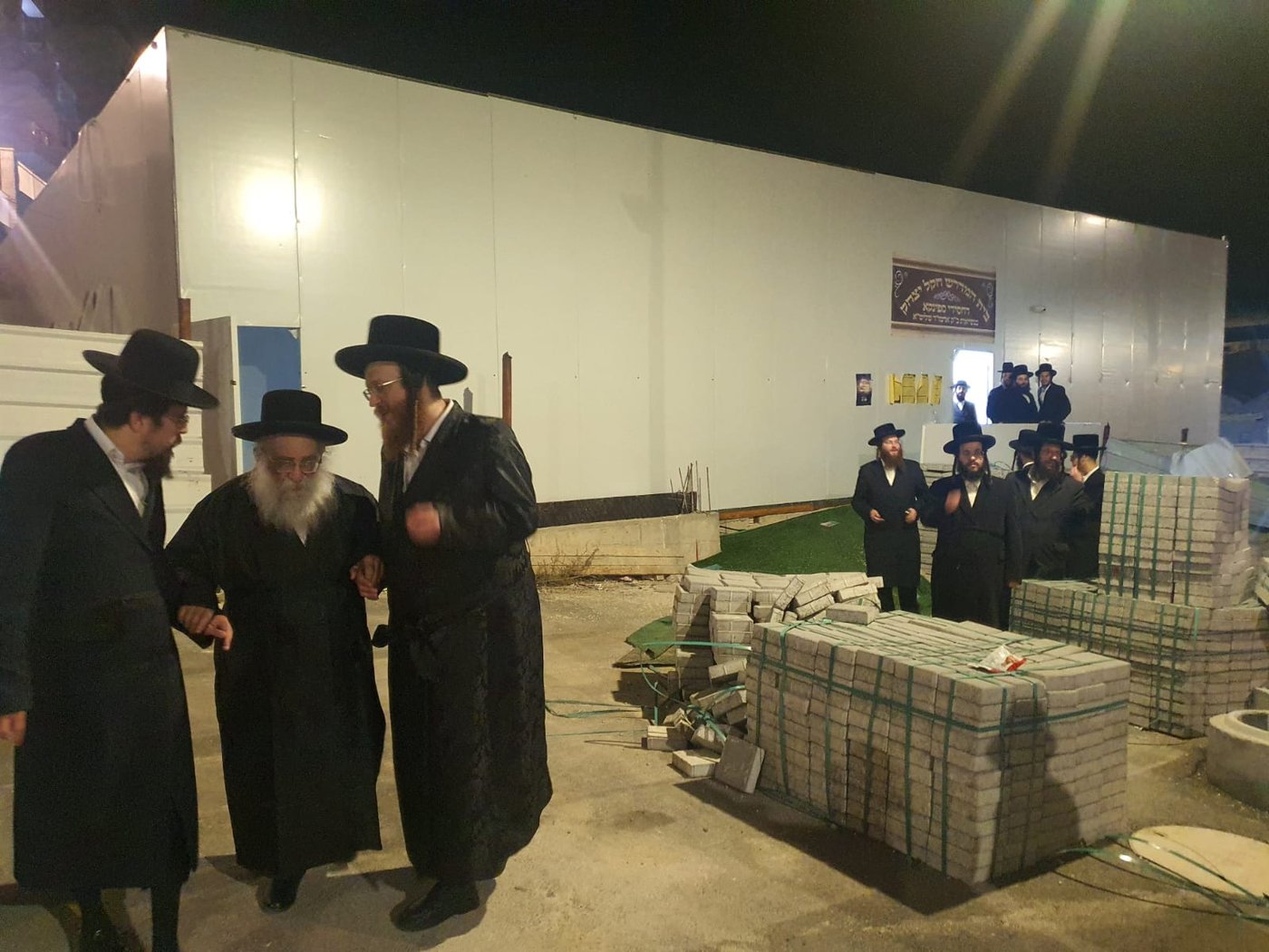 גאב"ד מאקאווא בביקור בספינקא בית שמש
